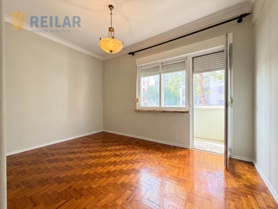 Apartamento T3 para Venda em Agualva e Mira-Sintra Foto 18