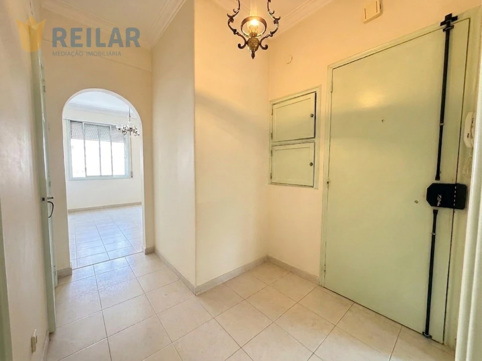 Apartamento T3 para Venda em Agualva e Mira-Sintra Foto 28