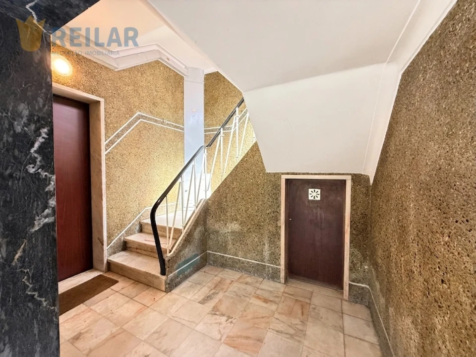 Apartamento T3 para Venda em Agualva e Mira-Sintra Foto 33