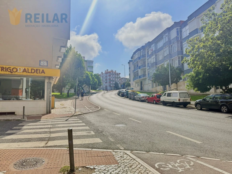 Apartamento T3 para Venda em Agualva e Mira-Sintra Foto 38