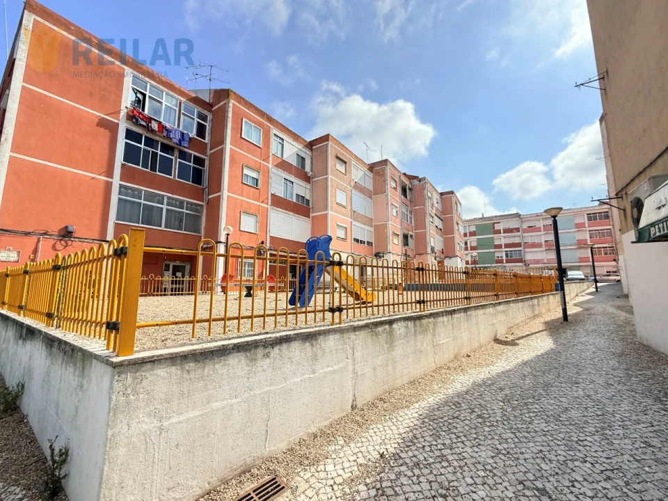 Apartamento T3 para Venda em Agualva e Mira-Sintra Foto 39