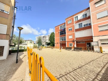 Apartamento T3 para Venda em Agualva e Mira-Sintra