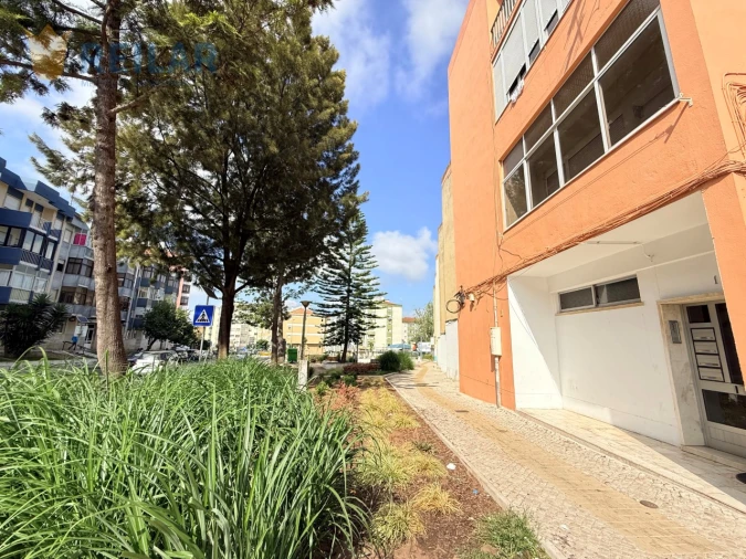 Apartamento T3 para Venda em Agualva e Mira-Sintra Foto 35