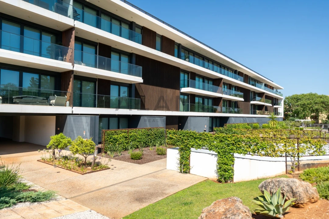 Apartamento T2 para Venda em Quarteira Foto 7