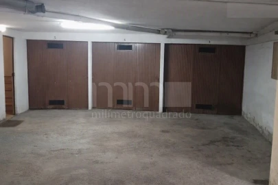 Garagem para Venda em Santa Maria Maior e Monserrate e Meadela