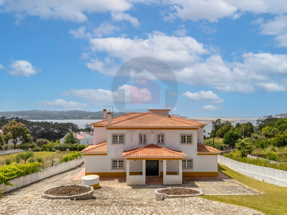 Moradia T5 para Venda em Nadadouro Foto 1