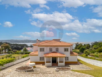 Moradia T5 para Venda em Nadadouro