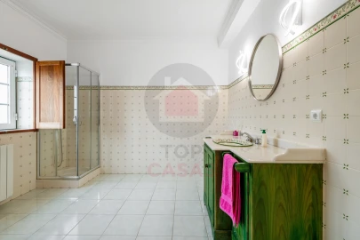Moradia T5 para Venda em Nadadouro