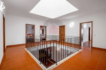 Moradia T5 para Venda em Nadadouro