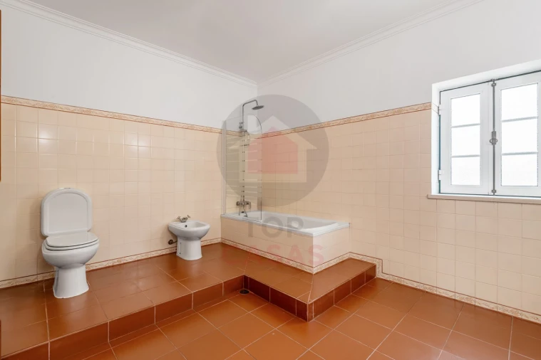Moradia T5 para Venda em Nadadouro Foto 37