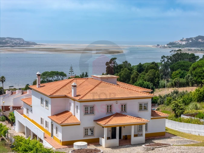 Moradia T5 para Venda em Nadadouro Foto 2