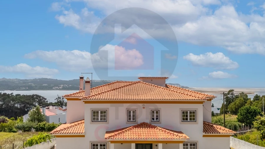 Moradia T5 para Venda em Nadadouro