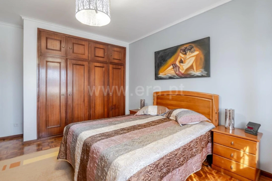 Apartamento T2 para Venda em Vilar de Andorinho Foto 11
