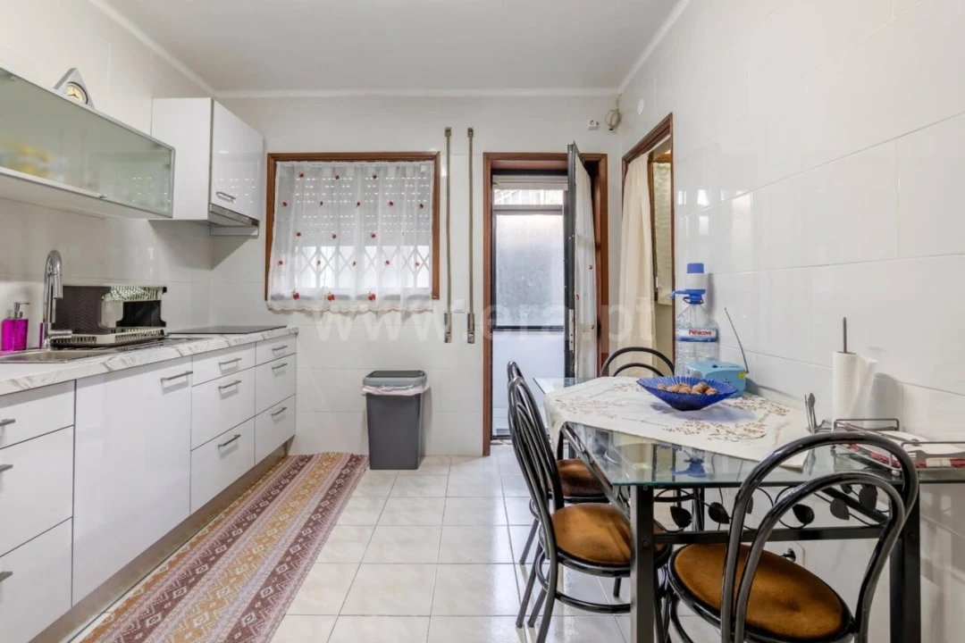 Apartamento T2 para Venda em Vilar de Andorinho Foto 5