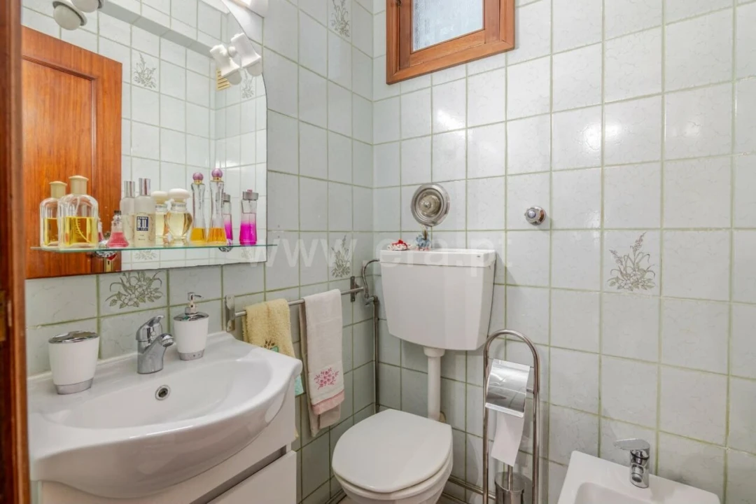 Apartamento T2 para Venda em Vilar de Andorinho Foto 6