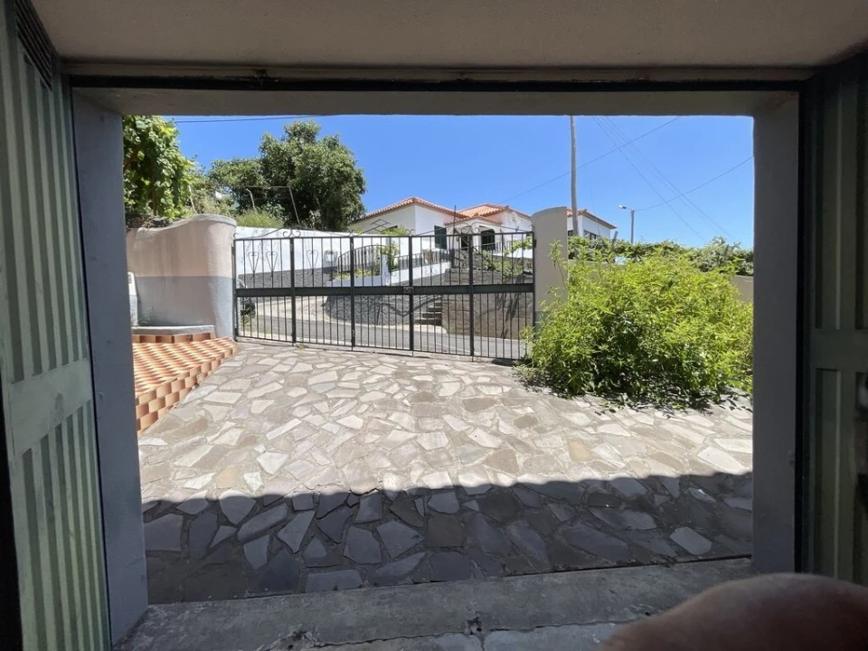 Moradia T4 para Venda em Calheta Foto 3