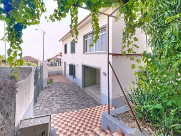 Moradia T4 para Venda em Calheta
