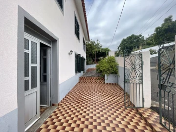 Moradia T4 para Venda em Calheta