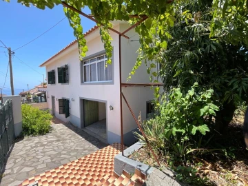 Moradia T4 para Venda em Calheta