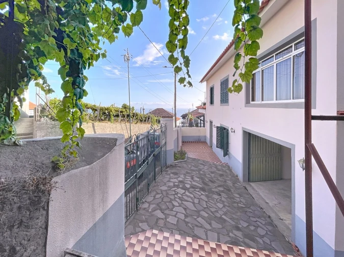 Moradia T4 para Venda em Calheta Foto 30