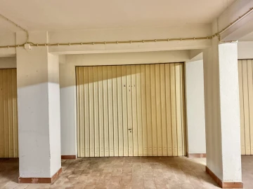 Garagem para Venda em Porches