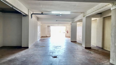 Garagem para Venda em Porches