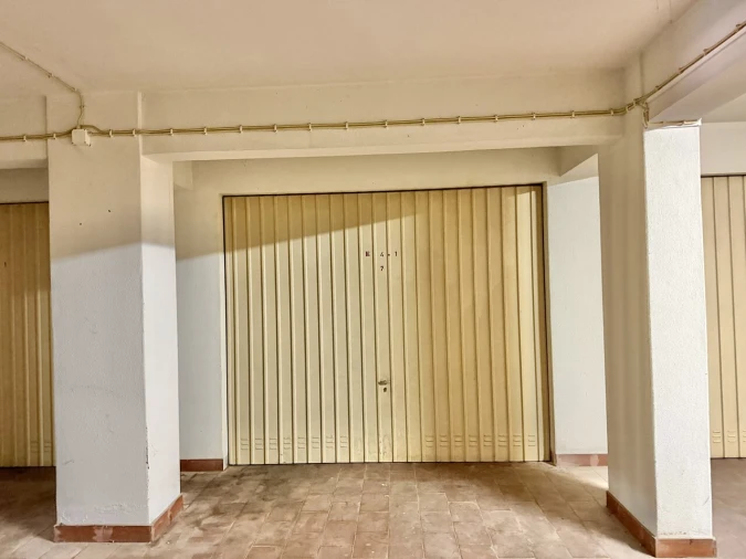 Garagem para Venda em Porches Foto 2