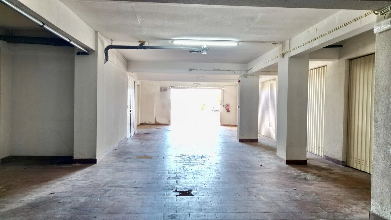 Garagem para Venda em Porches Foto 1