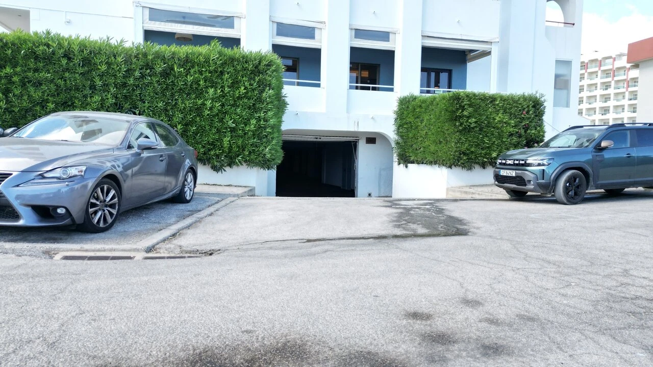 Garagem para Venda em Porches Foto 4