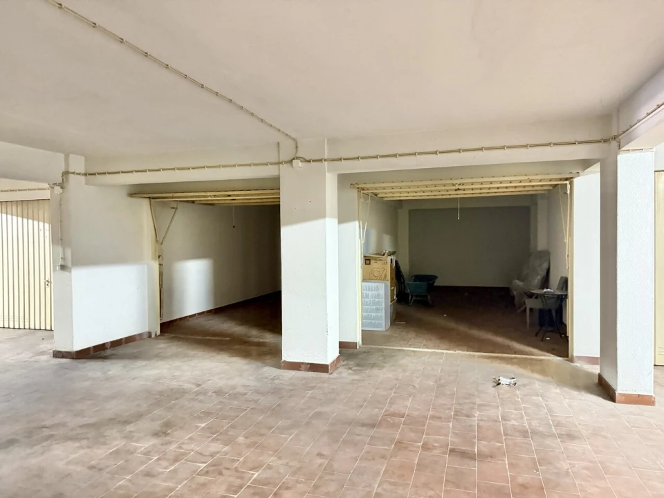 Garagem para Venda em Porches Foto 9
