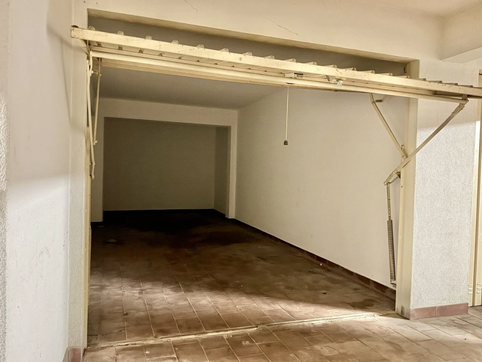 Garagem para Venda em Porches Foto 12