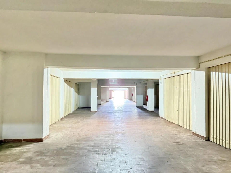 Garagem para Venda em Porches Foto 18