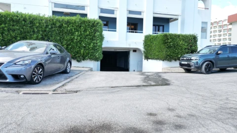 Garagem para Venda em Porches