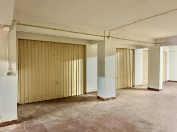 Garagem para Venda em Porches