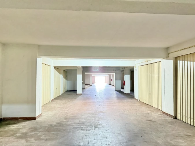 Garagem para Venda em Porches Foto 18