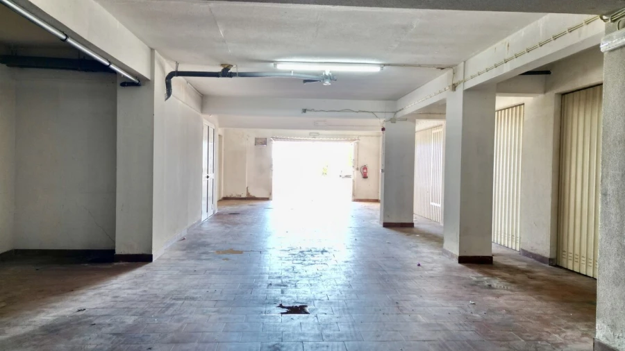 Garagem para Venda em Porches