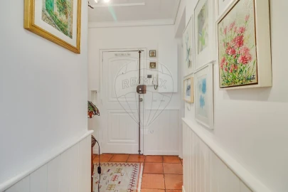 Apartamento T3 para Venda em Oeiras e São Julião da Barra, Paço de Arcos e Caxias