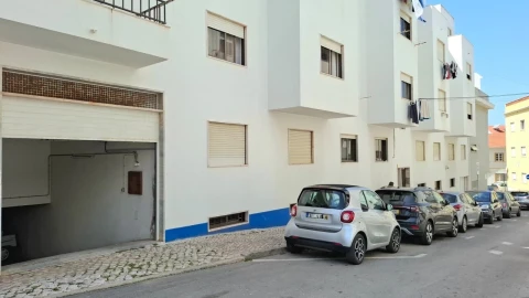 Garagem para Arrendamento em Ericeira