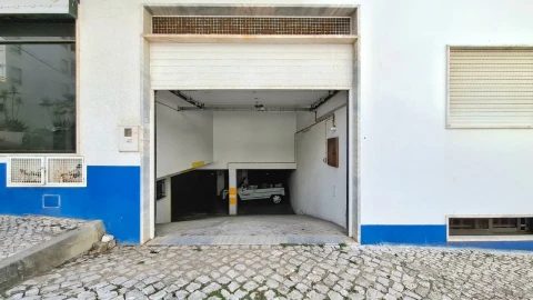Garagem para Arrendamento em Ericeira