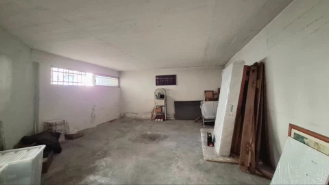 Garagem para Arrendamento em Ericeira