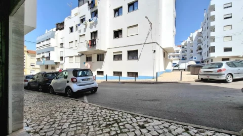 Garagem para Arrendamento em Ericeira