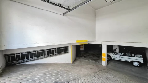 Garagem para Arrendamento em Ericeira