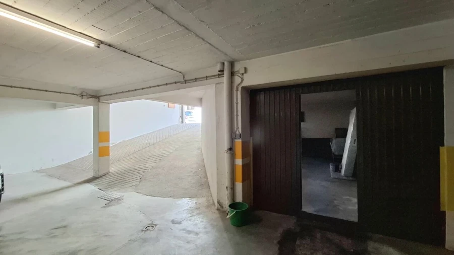Garagem para Arrendamento em Ericeira Foto 4