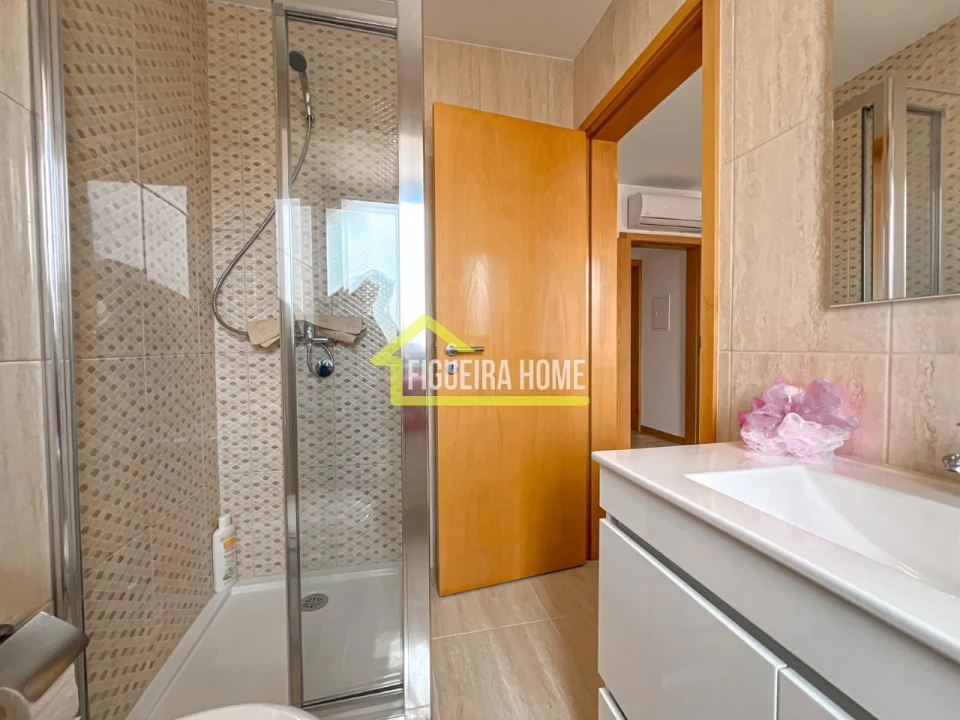 Apartamento T2 para Venda em Buarcos Foto 35