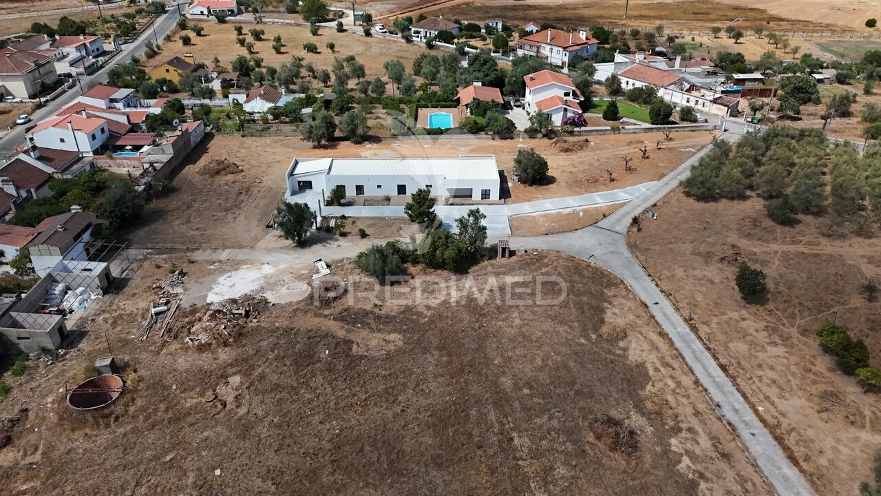 Moradia T4 para Venda em Abrantes (São Vicente e São João) e Alferrarede Foto 8