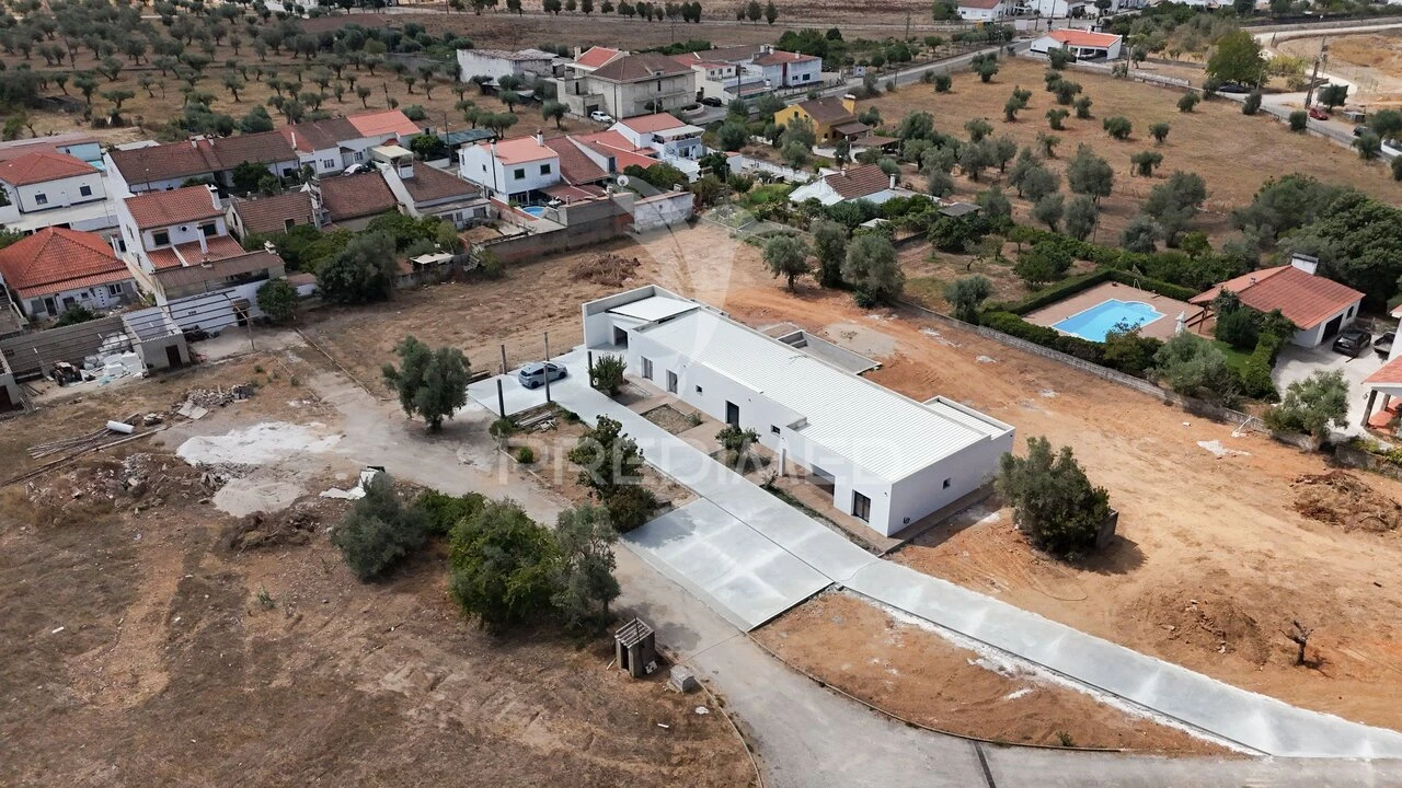Moradia T4 para Venda em Abrantes (São Vicente e São João) e Alferrarede Foto 7