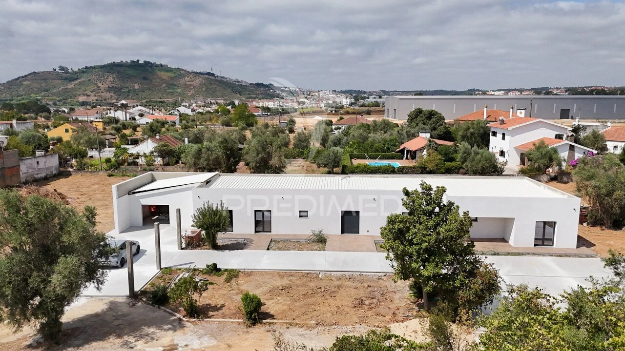 Moradia T4 para Venda em Abrantes (São Vicente e São João) e Alferrarede Foto 3