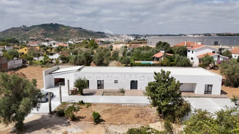 Moradia T4 para Venda em Abrantes (São Vicente e São João) e Alferrarede