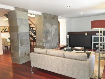 Moradia T4 para Venda em Angra (Se)