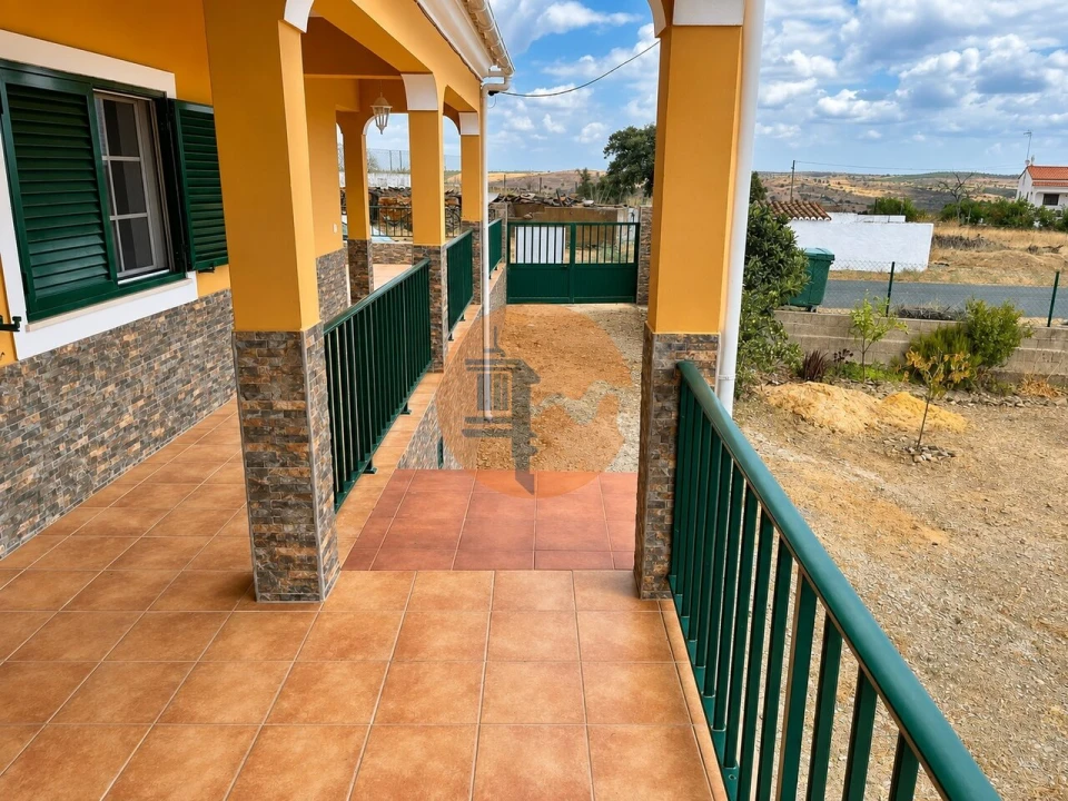 Moradia T3 para Venda em Martim Longo Foto 39